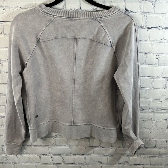 🌸 Rare Lululemon Light Purple Crewneck - Size 4 - Picture 2 of 3